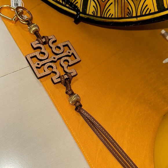 NWT Tory Burch Leather Kira With Tassel Key Fob - Picture 6 of 9
